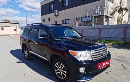 Toyota Land Cruiser 200, 2012 год, 3 450 000 рублей, 2 фотография