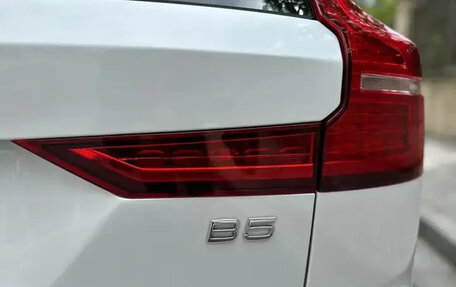 Volvo V60 II, 2022 год, 2 990 080 рублей, 7 фотография