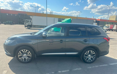 Mitsubishi Outlander III рестайлинг 3, 2016 год, 1 880 000 рублей, 3 фотография