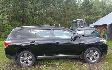 Toyota Highlander III, 2013 год, 2 200 000 рублей, 2 фотография