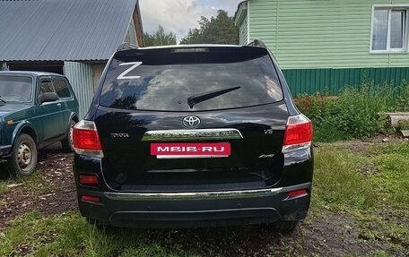 Toyota Highlander III, 2013 год, 2 200 000 рублей, 3 фотография