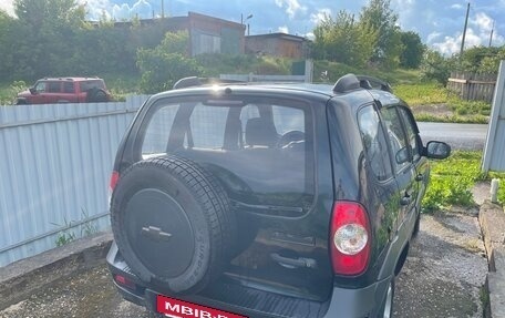 Chevrolet Niva I рестайлинг, 2011 год, 580 000 рублей, 2 фотография