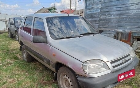 Chevrolet Niva I рестайлинг, 2004 год, 205 000 рублей, 2 фотография