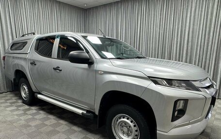 Mitsubishi L200 IV рестайлинг, 2019 год, 1 870 000 рублей, 2 фотография