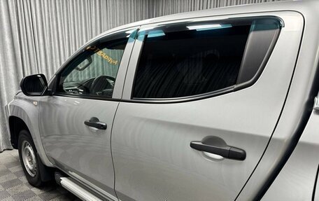 Mitsubishi L200 IV рестайлинг, 2019 год, 1 870 000 рублей, 8 фотография
