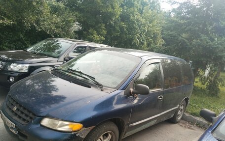 Chrysler Voyager III, 2000 год, 300 000 рублей, 2 фотография