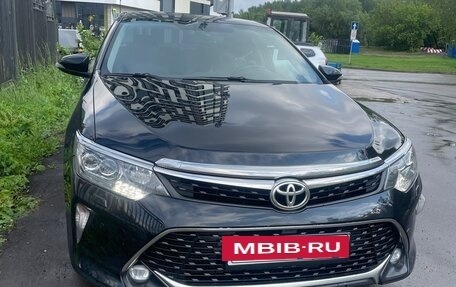 Toyota Camry, 2017 год, 2 099 000 рублей, 3 фотография