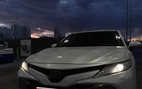 Toyota Camry, 2019 год, 2 770 000 рублей, 2 фотография