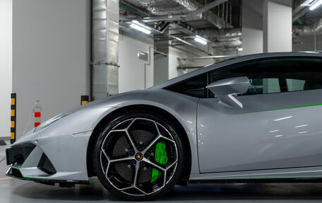Lamborghini Huracán, 2021 год, 28 590 000 рублей, 2 фотография