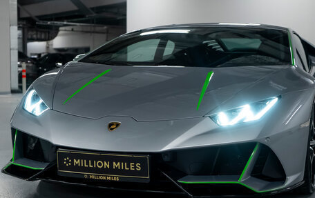 Lamborghini Huracán, 2021 год, 28 590 000 рублей, 3 фотография