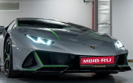 Lamborghini Huracán, 2021 год, 28 590 000 рублей, 6 фотография
