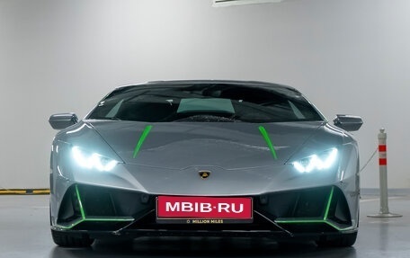 Lamborghini Huracán, 2021 год, 28 590 000 рублей, 4 фотография