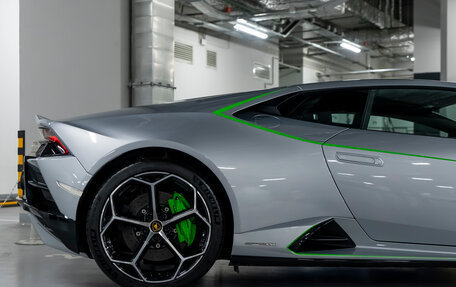 Lamborghini Huracán, 2021 год, 28 590 000 рублей, 10 фотография