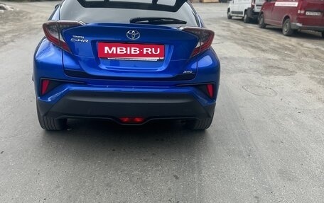 Toyota C-HR I рестайлинг, 2018 год, 2 550 000 рублей, 4 фотография