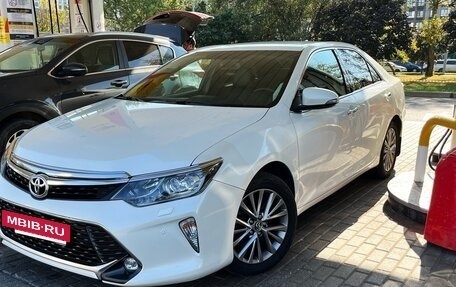 Toyota Camry, 2017 год, 2 770 000 рублей, 2 фотография