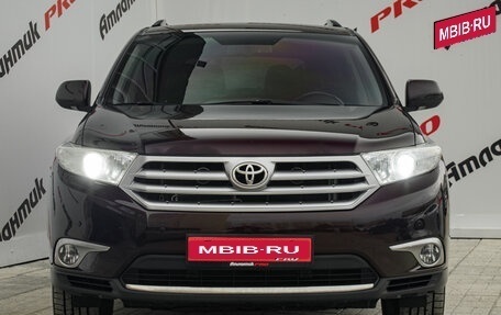 Toyota Highlander III, 2012 год, 2 100 000 рублей, 2 фотография