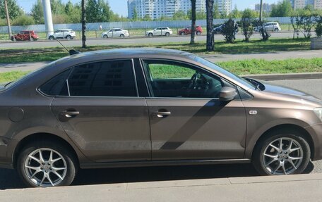 Volkswagen Polo VI (EU Market), 2017 год, 700 000 рублей, 2 фотография