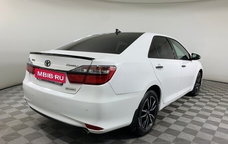 Toyota Camry, 2017 год, 1 978 000 рублей, 5 фотография