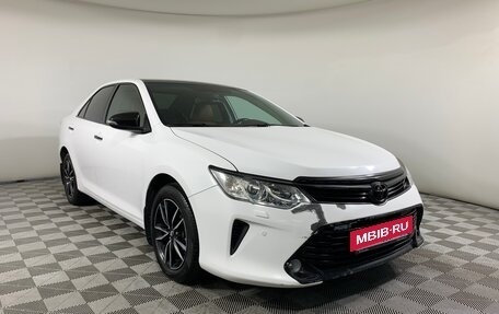 Toyota Camry, 2017 год, 1 978 000 рублей, 3 фотография