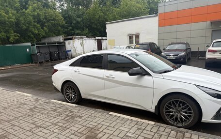 Hyundai Elantra, 2022 год, 1 970 000 рублей, 2 фотография