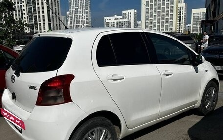 Toyota Yaris III рестайлинг, 2008 год, 680 000 рублей, 2 фотография