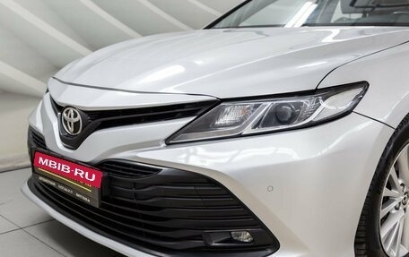 Toyota Camry, 2018 год, 2 100 000 рублей, 10 фотография