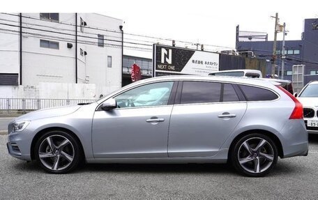 Volvo V60 I, 2018 год, 1 460 111 рублей, 3 фотография