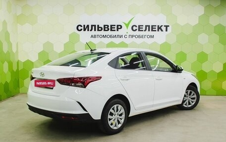 Hyundai Solaris II рестайлинг, 2021 год, 1 700 000 рублей, 2 фотография