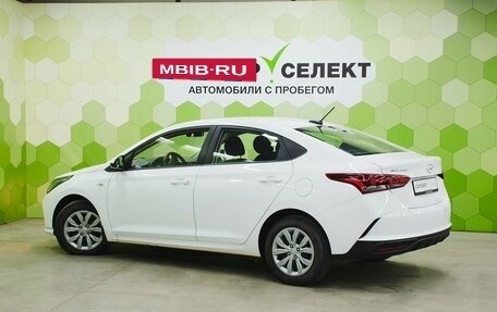 Hyundai Solaris II рестайлинг, 2021 год, 1 700 000 рублей, 6 фотография