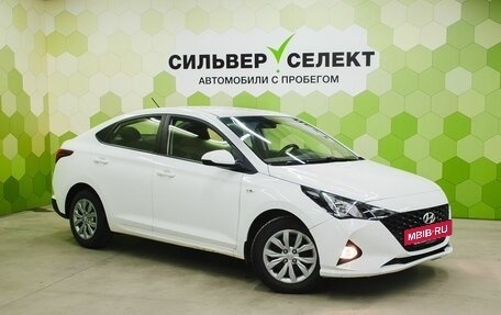 Hyundai Solaris II рестайлинг, 2021 год, 1 700 000 рублей, 5 фотография