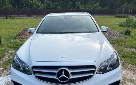 Mercedes-Benz E-Класс, 2015 год, 2 300 000 рублей, 2 фотография