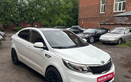 KIA Rio III рестайлинг, 2015 год, 980 000 рублей, 3 фотография