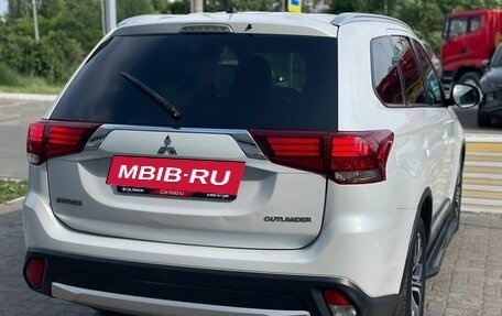Mitsubishi Outlander III рестайлинг 3, 2016 год, 1 350 000 рублей, 5 фотография