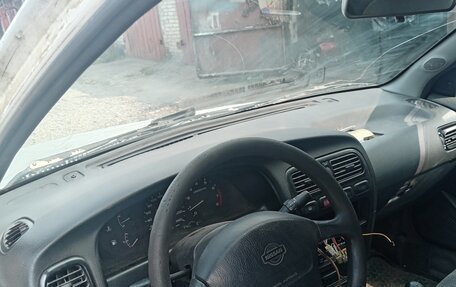 Nissan Primera II рестайлинг, 1998 год, 110 000 рублей, 8 фотография