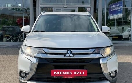 Mitsubishi Outlander III рестайлинг 3, 2016 год, 1 350 000 рублей, 3 фотография