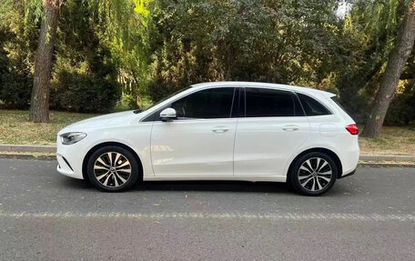 Mercedes-Benz B-Класс, 2021 год, 1 800 000 рублей, 3 фотография