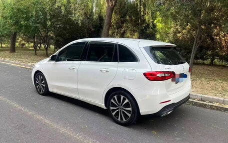 Mercedes-Benz B-Класс, 2021 год, 1 800 000 рублей, 4 фотография