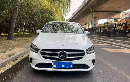 Mercedes-Benz B-Класс, 2021 год, 1 800 000 рублей, 2 фотография