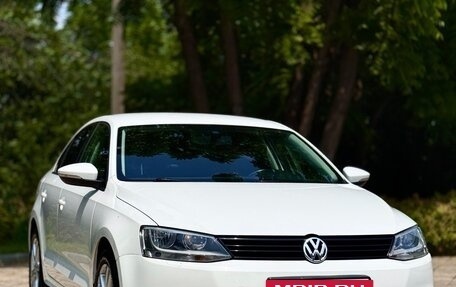 Volkswagen Jetta VI, 2013 год, 1 200 000 рублей, 2 фотография