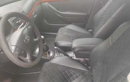 Toyota Avensis III рестайлинг, 2007 год, 605 000 рублей, 3 фотография