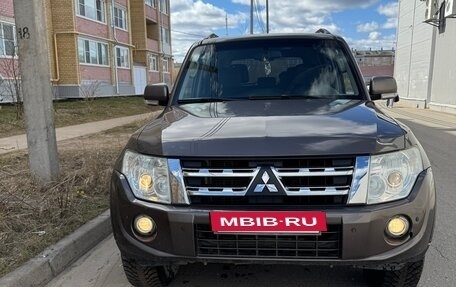 Mitsubishi Pajero IV, 2011 год, 2 000 000 рублей, 2 фотография