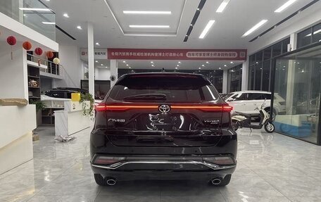 Toyota Venza, 2022 год, 3 558 000 рублей, 3 фотография