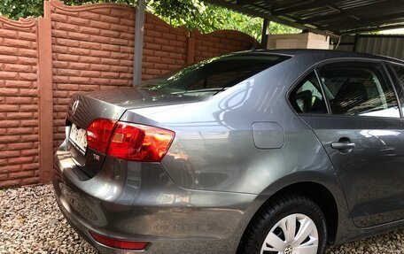 Volkswagen Jetta VI, 2011 год, 1 070 000 рублей, 3 фотография