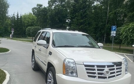 Cadillac Escalade III, 2010 год, 2 000 000 рублей, 3 фотография