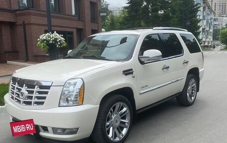 Cadillac Escalade III, 2010 год, 2 000 000 рублей, 2 фотография