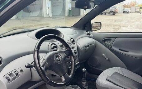 Toyota Yaris I рестайлинг, 2000 год, 240 000 рублей, 2 фотография