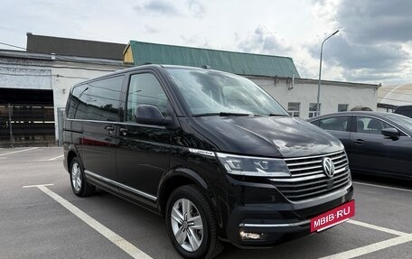 Volkswagen Caravelle T6 рестайлинг, 2022 год, 7 250 000 рублей, 2 фотография
