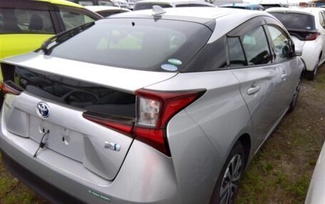 Toyota Prius IV XW50, 2019 год, 1 567 000 рублей, 2 фотография
