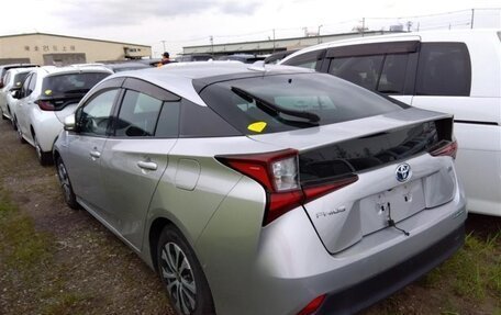 Toyota Prius IV XW50, 2019 год, 1 567 000 рублей, 3 фотография