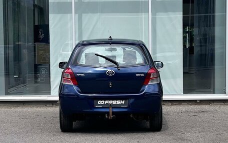 Toyota Yaris III рестайлинг, 2010 год, 660 000 рублей, 4 фотография